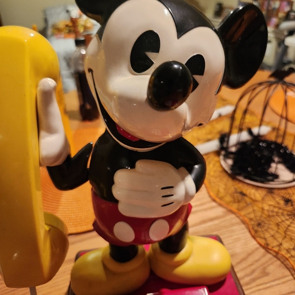 Mickey Mouse Vintage Telephone with Yellow Handset - Picture 3 of 7